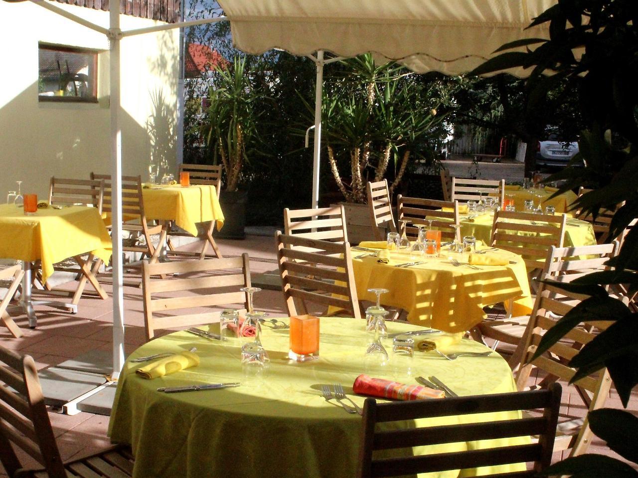 Hôtel Restaurant Logis La Palette Wettolsheim Exterior foto